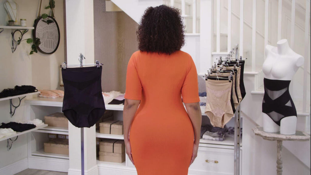 Faja con efecto reductor que define la silueta y realza los glúteos